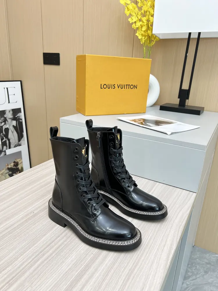 Louis Vuitton new Martin boots Chelsea women’s boots