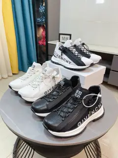 Givenchy casual sports shoes Upper: Italian imported brand logo printed fabric full of