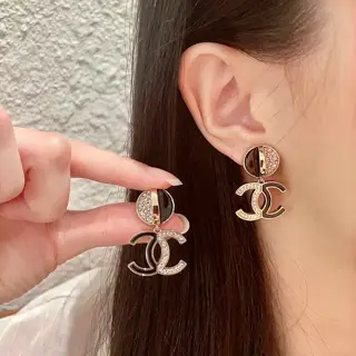 Second-hand Chanel earrings