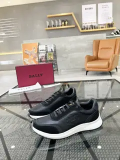 BALLY casual sports shoes series are coming to the counter at the same time