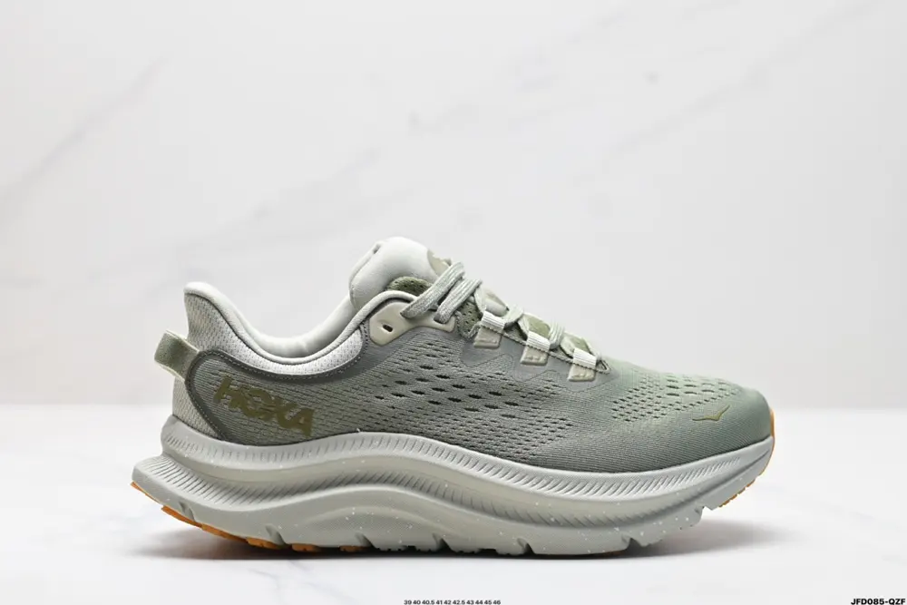 The HOKA brand comes from the Maori language of New Zealand. HOKA means earth 1147930