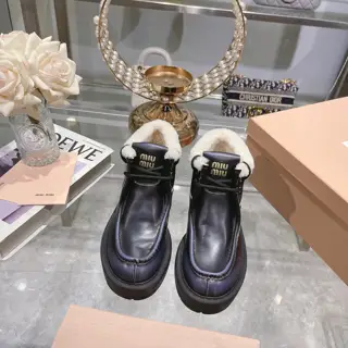 Miu Miu Miu 24 autumn and winter hot style is long overdue. It is a height-increasing