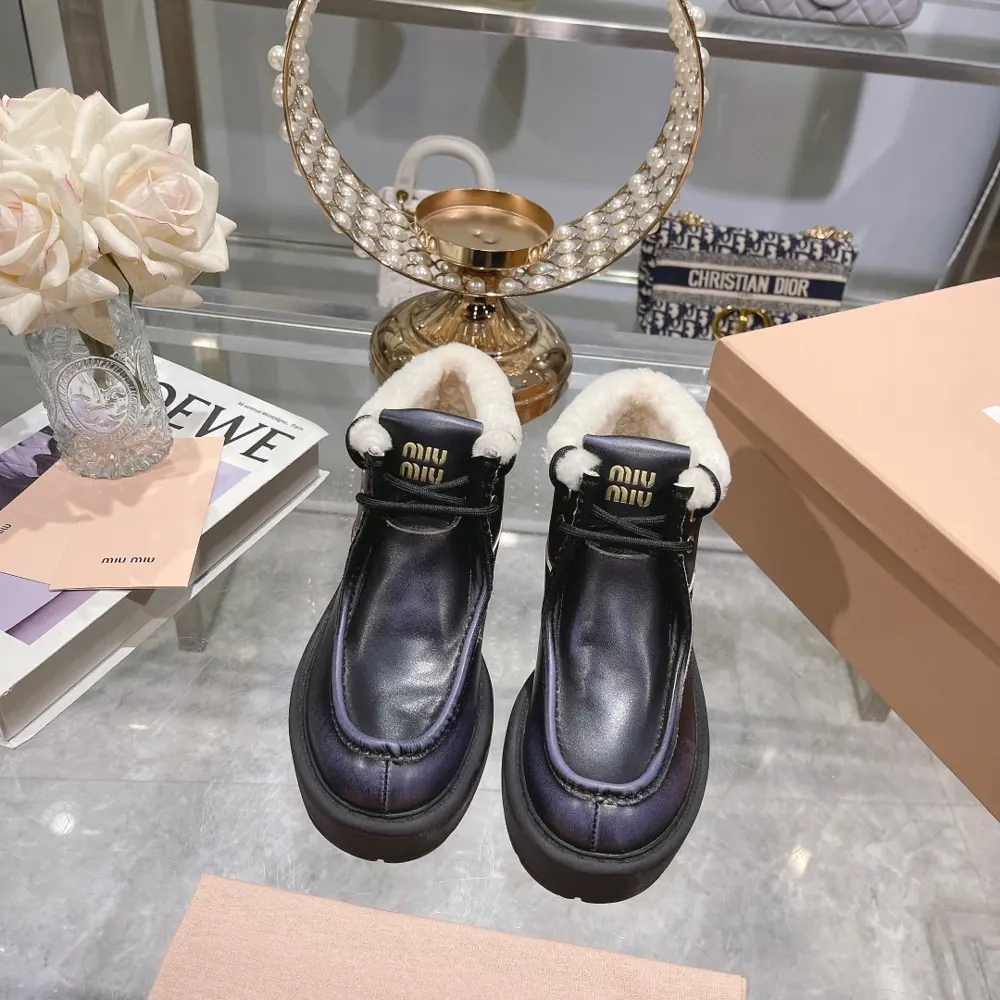 Miu Miu Miu 24 autumn and winter hot style is long overdue. It is a height-increasing