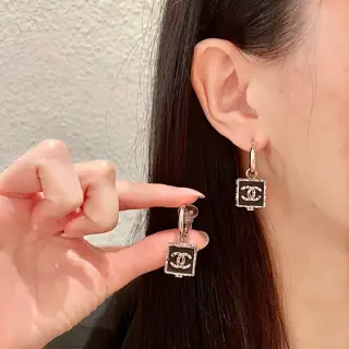 Second-hand Chanel Double C earrings
