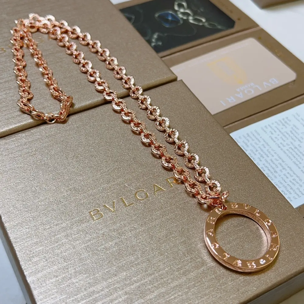Bvlgari DIVAS’ DREAM series is in perfect condition and has invincible details. The unique