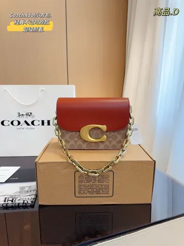 COACH Shoulder Bag