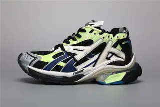 Balenciaga Runner shows the designer Demna’s sports shoe style through details such as