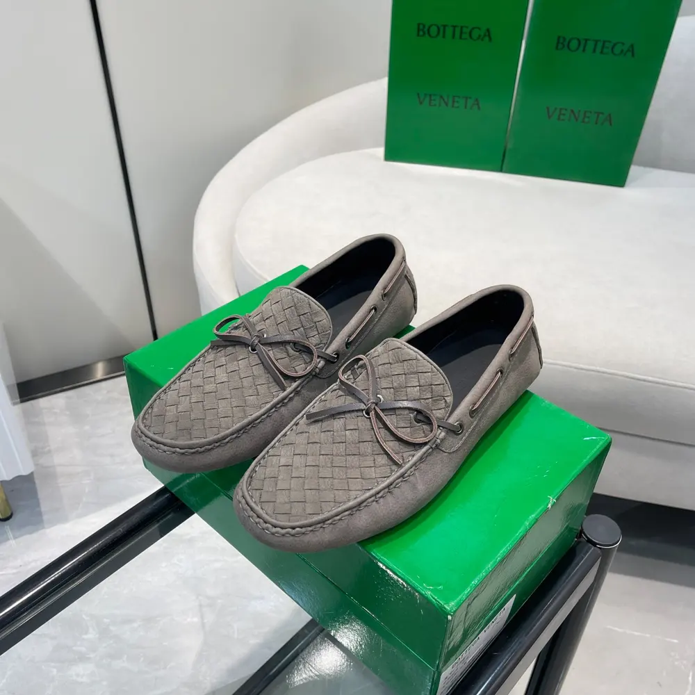 BOTTEGA VENETA’s latest hot-selling summer men’s moccasins. BV’s new popular woven men’s