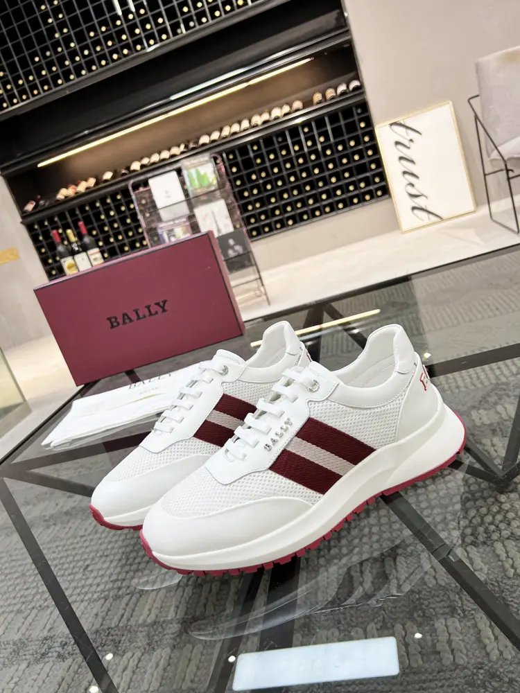 BALLY sports shoes counters are selling original configuration