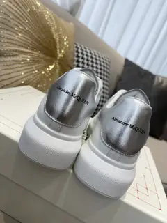 Alexander McQueen classic star hit all-match white shoes