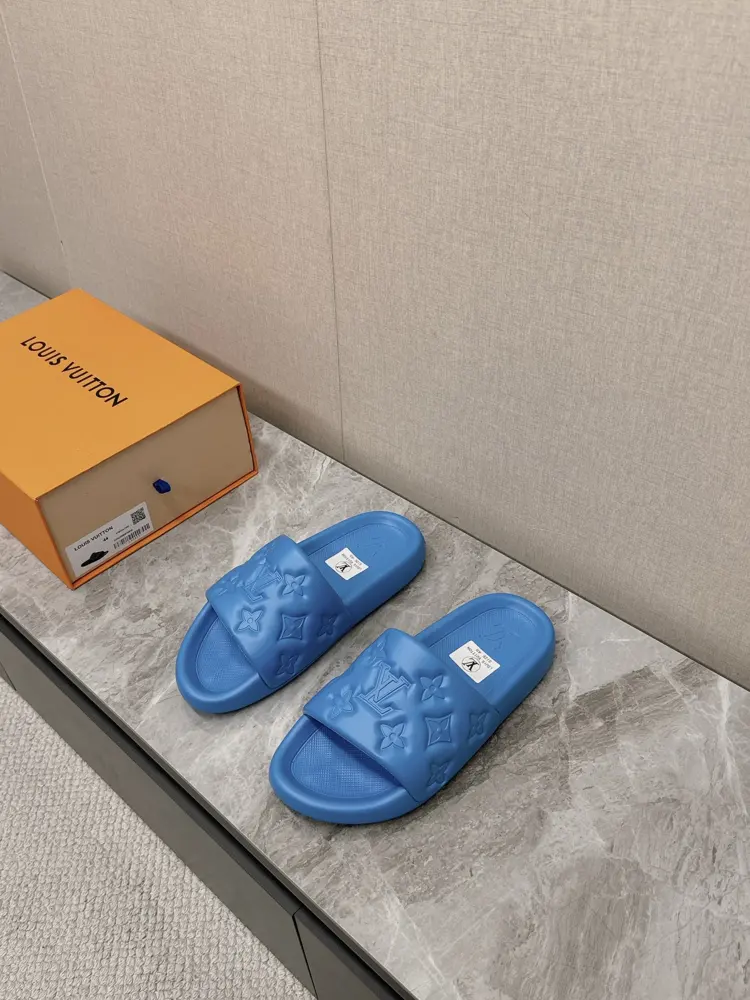 Louis Vuitton Early Spring New Embossed LOGO Couple Slippers Candy Color Series