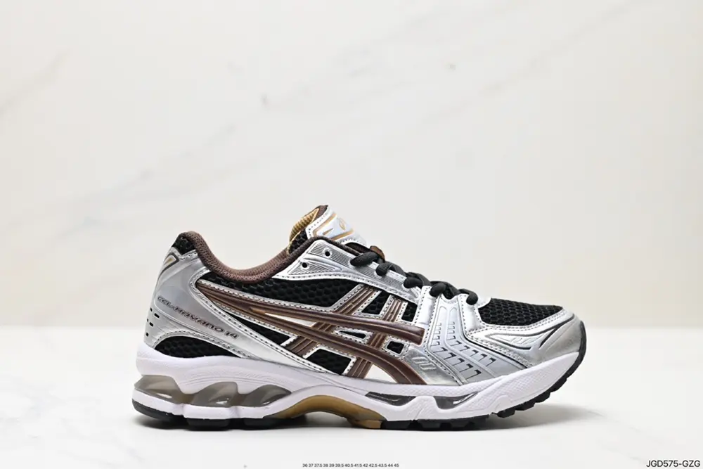 ASICS breathable mesh upper with some synthetic leather material uses the new AHAR+ rubber 1201A019-101