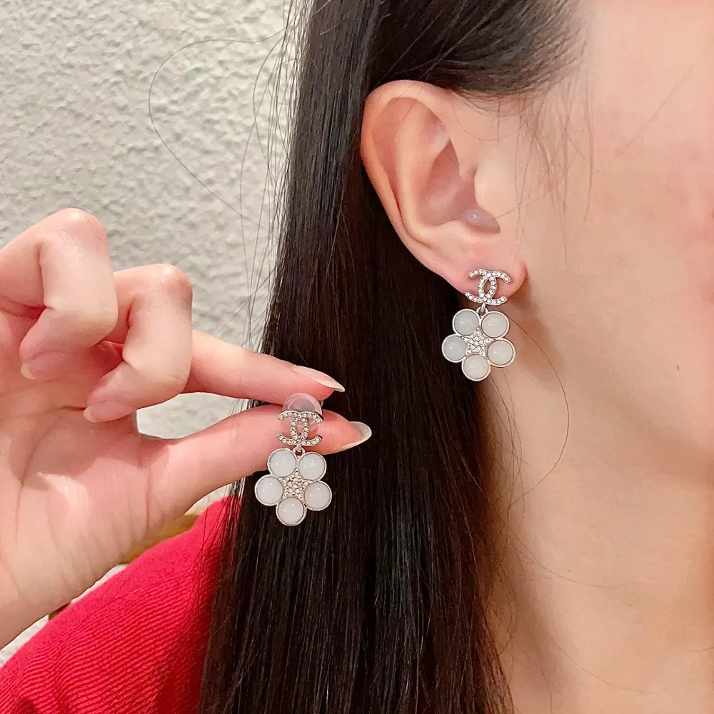Chanel second-hand double C earrings