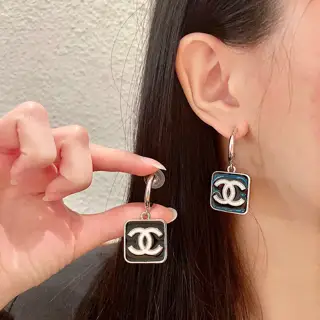 Chanel second-hand earrings