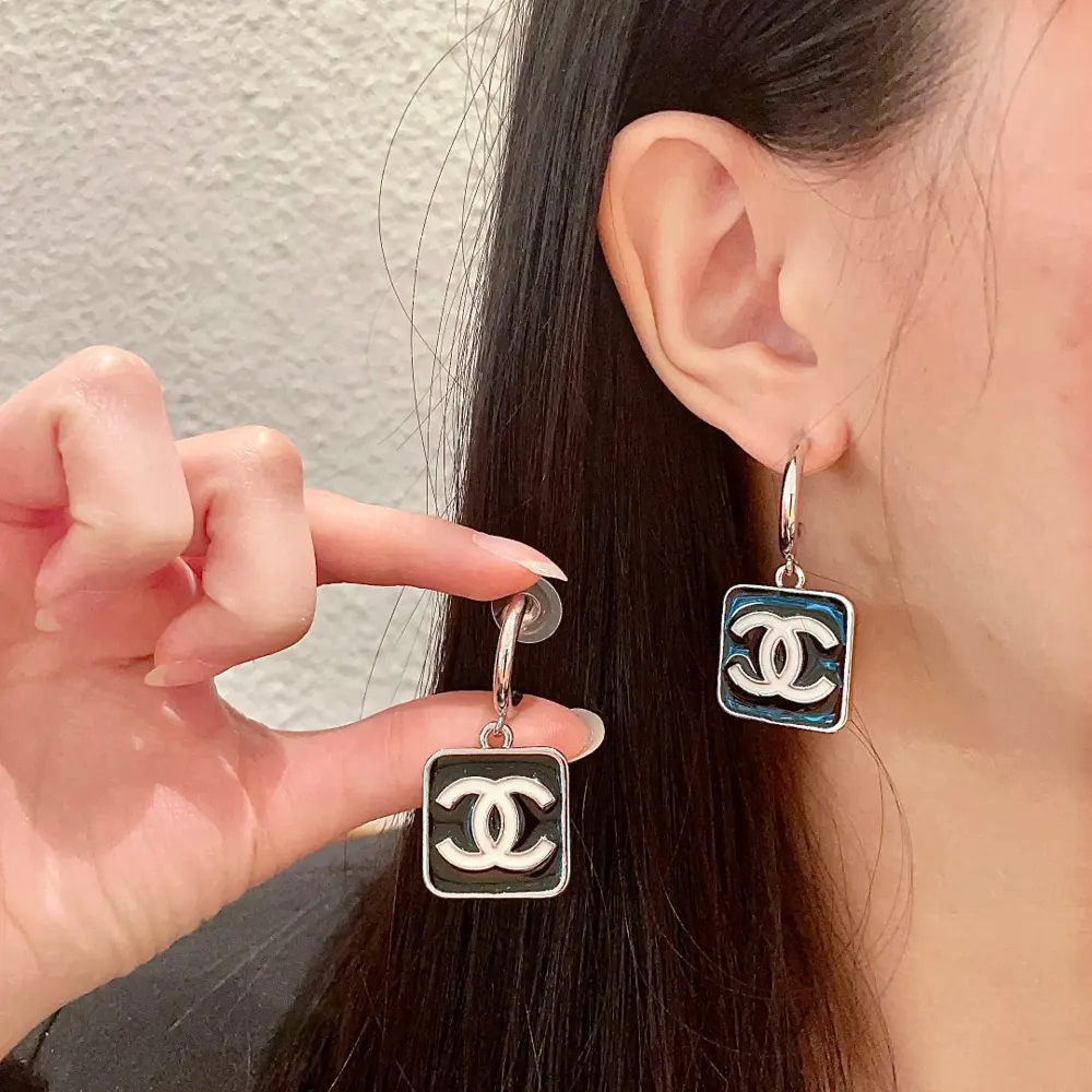 Chanel second-hand earrings