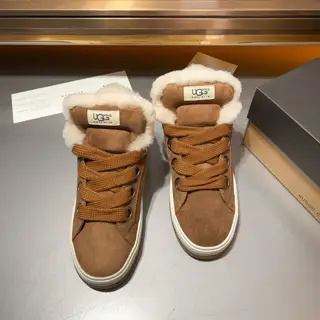 UGG strap series is popular in the global fashion circle. The thick sole of the snow boots
