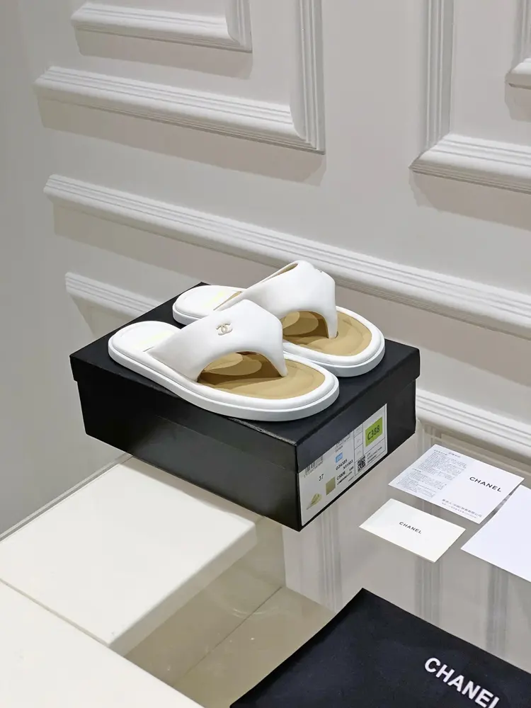 Chanel bread flip-flops are so beautiful