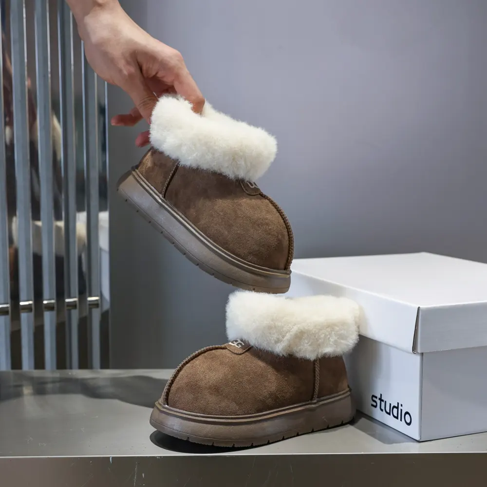 UGG Capi Balatzt Snow Boots