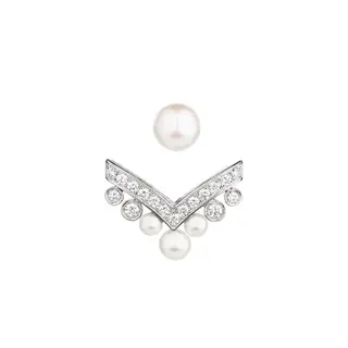 Chaumet V-shaped pearl earrings