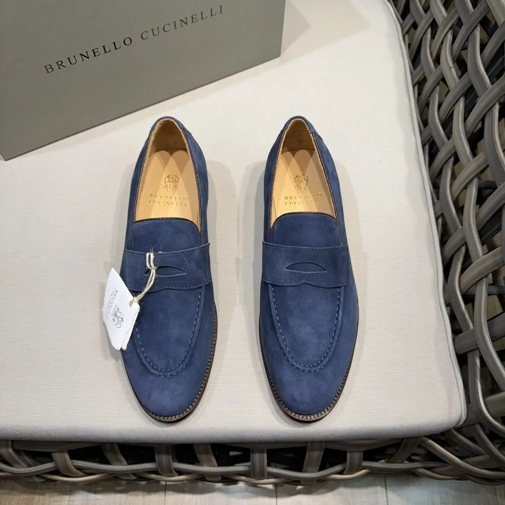 Brunello Cucinelli leather-soled penny loafers|The material is imported suede
