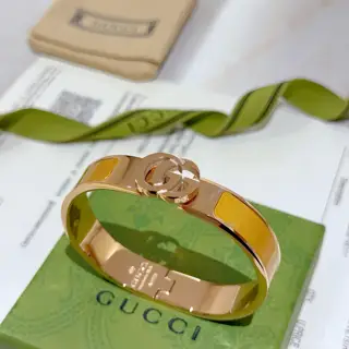 Gucci GucciGucci bracelets are handmade and the latest bracelets are of a higher grade. The