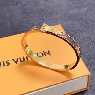 Louis Vuitton unisex belt buckle bracelet