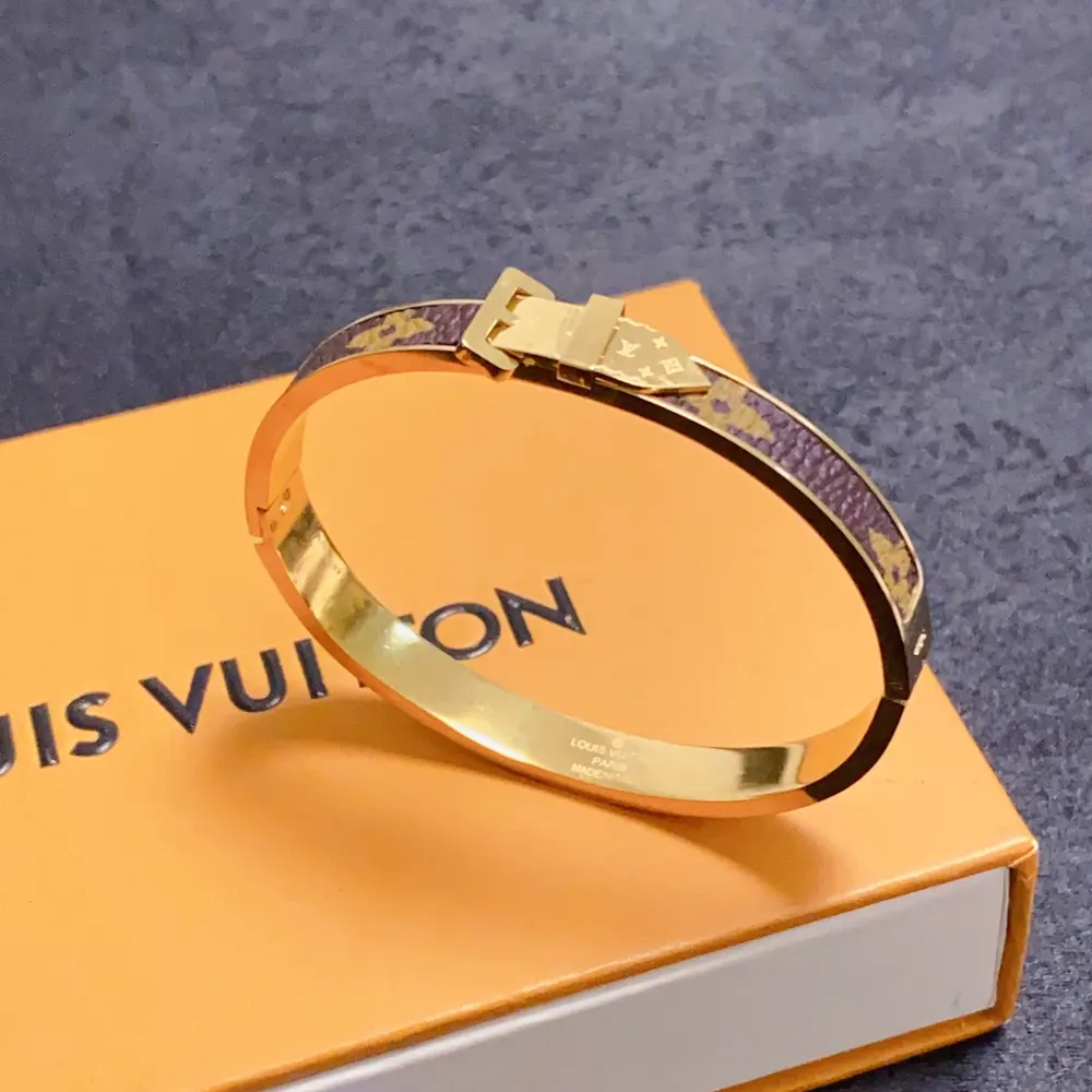 Louis Vuitton unisex belt buckle bracelet