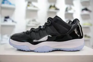 Nike shock-absorbing breathable low-top retro basketball shoes for men in black and white