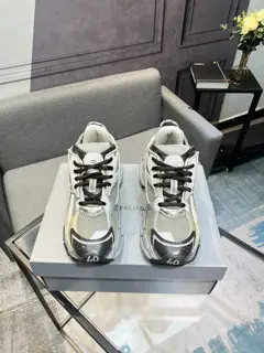 Balenciaga latest color matching retro casual shoes