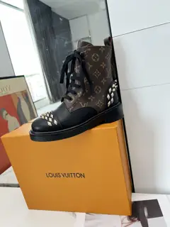 Louis Vuitton upper hardware mold