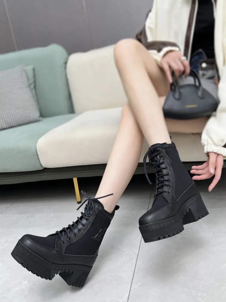 Louis Vuitton new catwalk high-end custom Martin boots