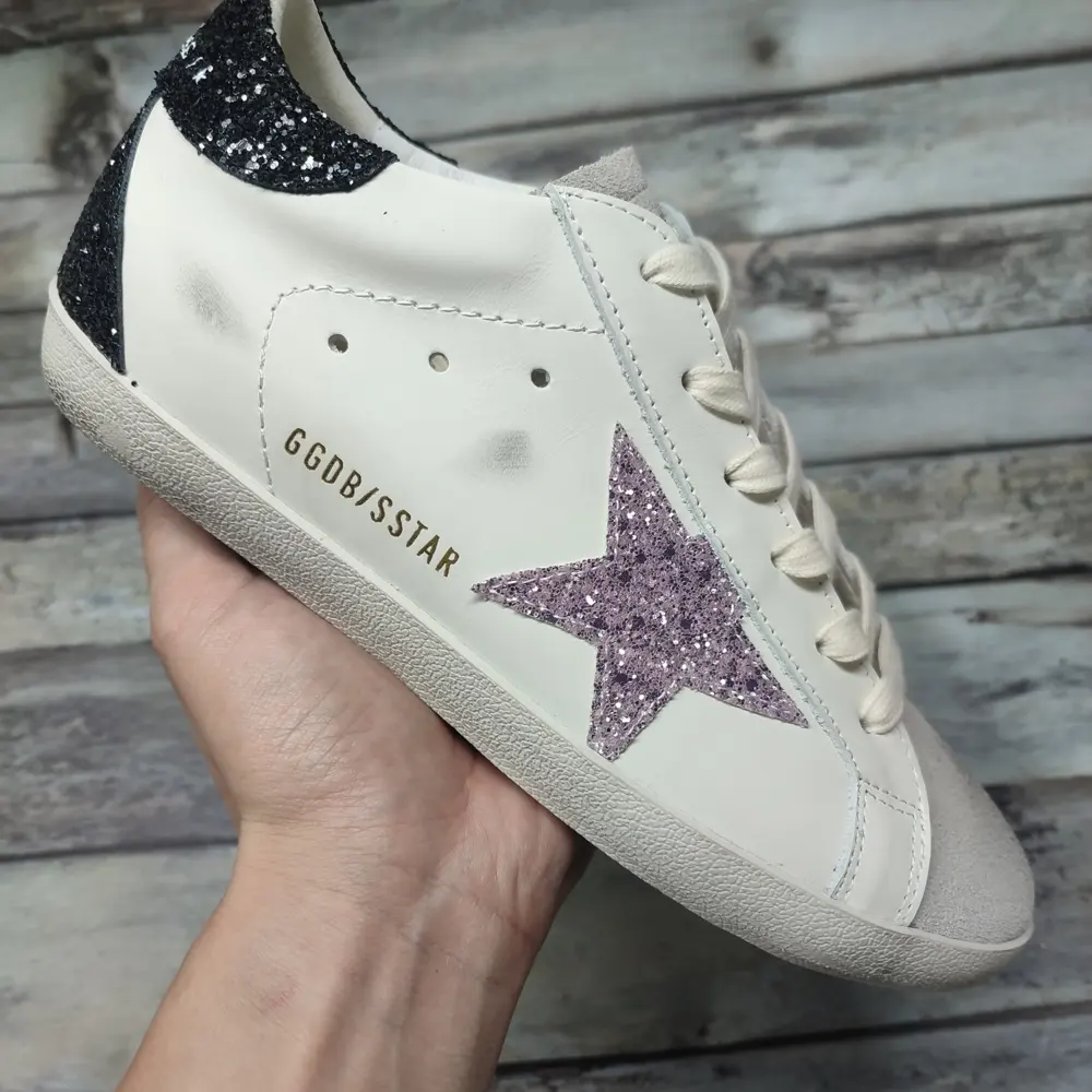 Golden Goose couple’s dirty shoes Golden Goose has become the tacit choice of many