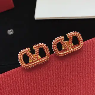 Valentino V-shaped diamond-set rice beads with red edges Earrings
