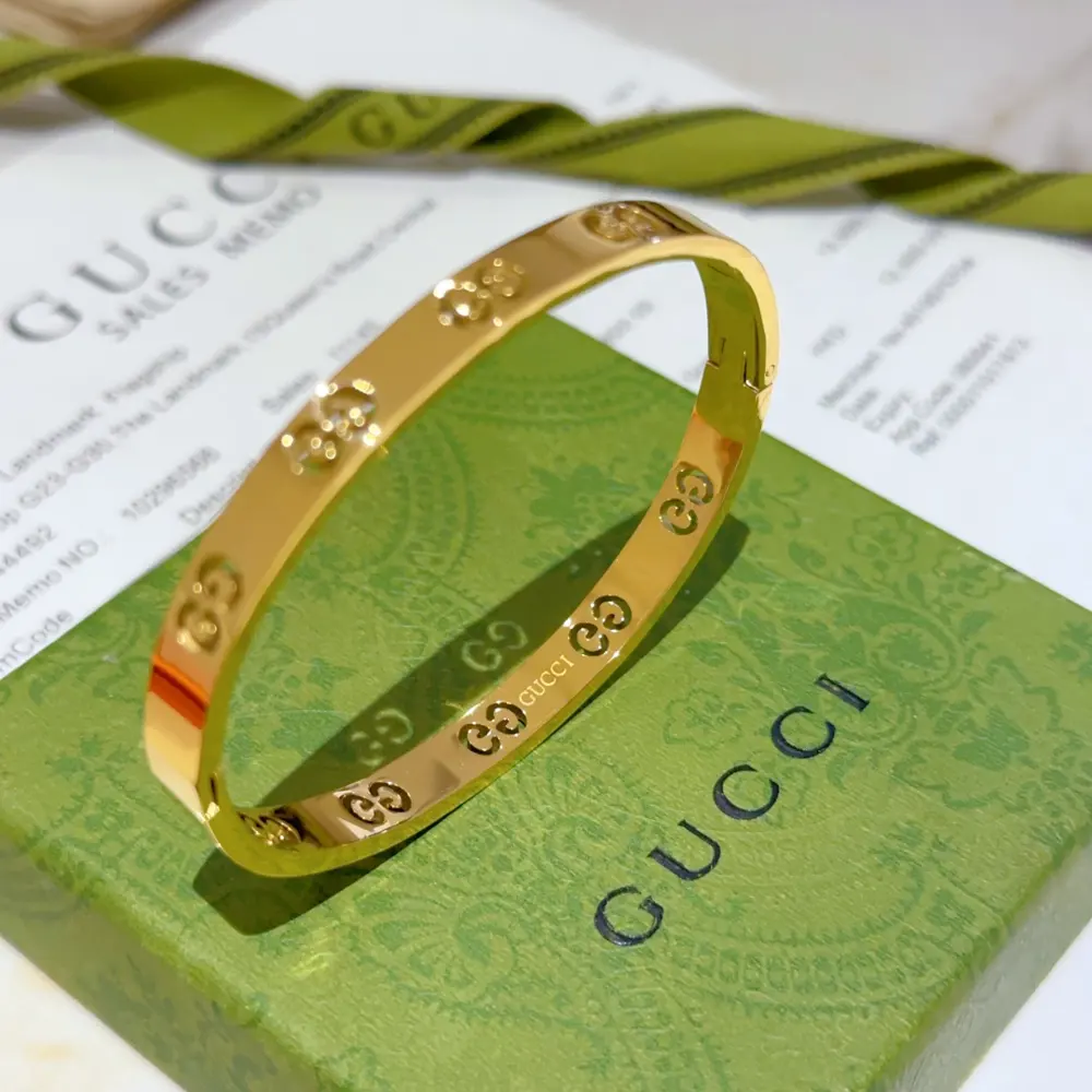 Gucci bracelets are unique and charming. The latest bracelets are of higher quality. The