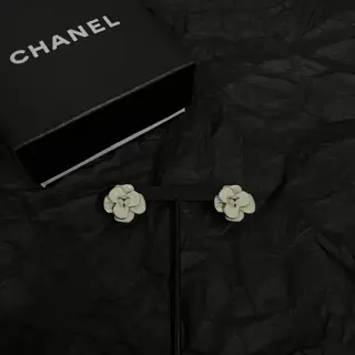 Chanel second-hand earrings