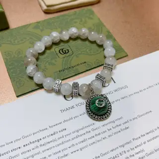 Gucci Bracelet for both men and women. The latest crystal bead bracelet is of a higher