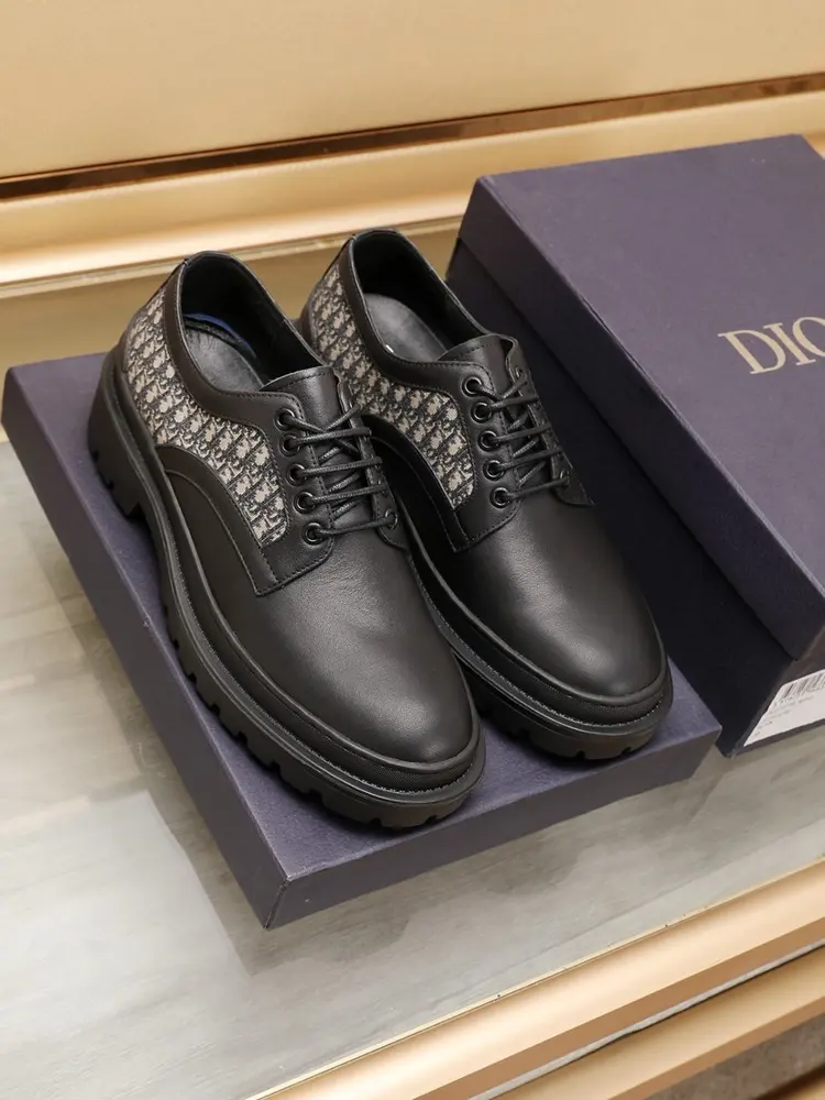 Dior men’s classic casual leather shoes Sold simultaneously at the counter