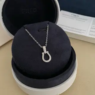 Fred horseshoe necklace