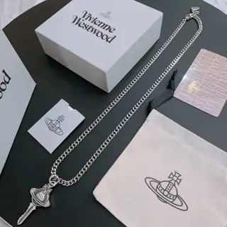 Vivienne Westwood Classic Large Saturn Necklace