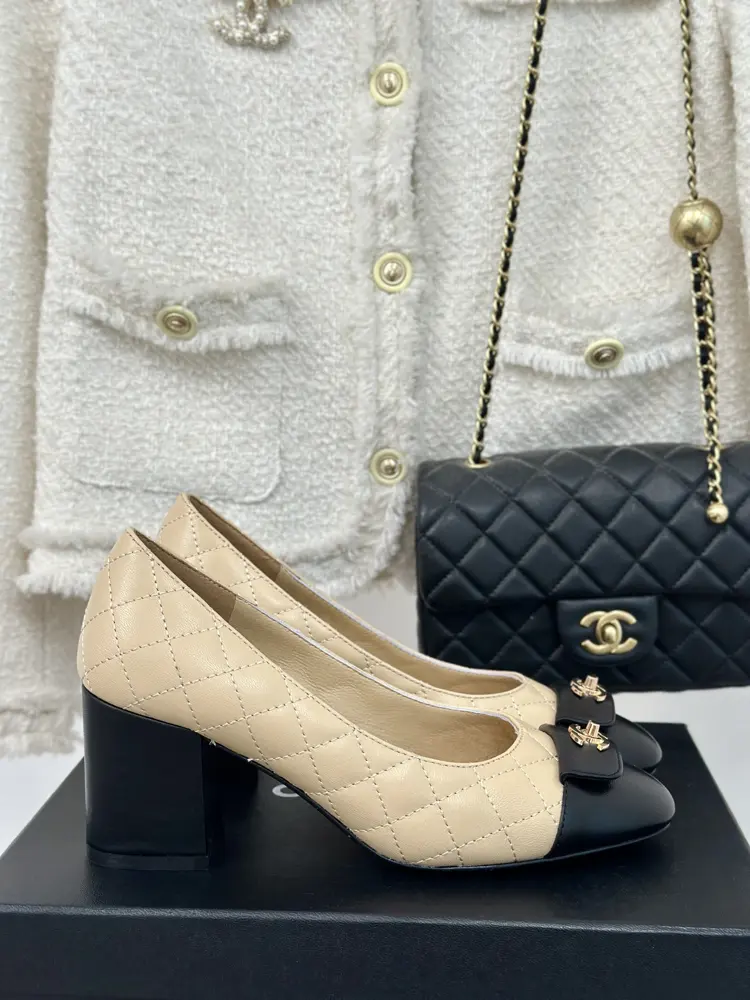 Chanel diamond double C thick heel single shoes
