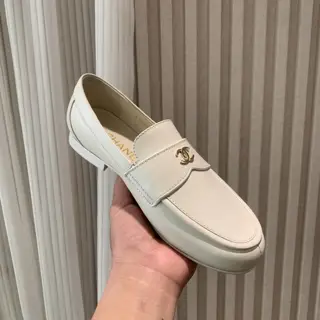 Chanel British style double C diamond buckle loafers series new 〰