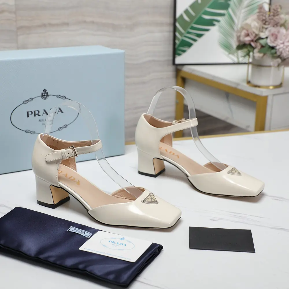 Women’s shoes