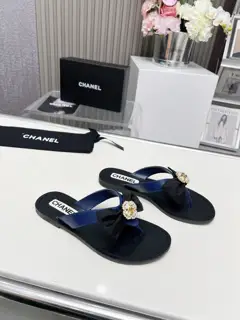 Chanel flip flops original hardware diamond buckle Shoes
