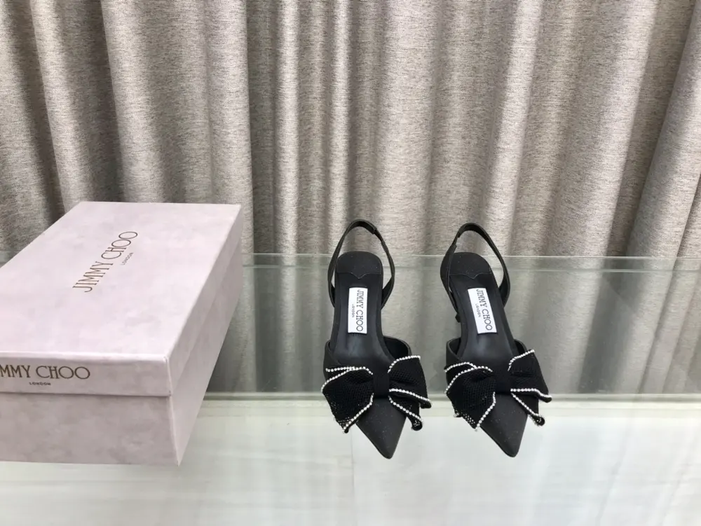 Jɪᴍᴍʏ Cʜᴏᴏ Jimmy Choo crystal buckle Love series single shoes 〰 Commuting side hollow