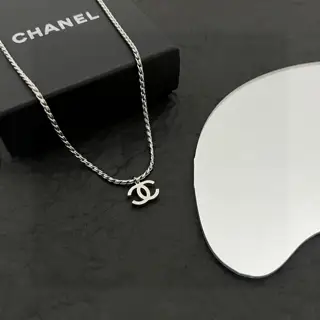 Chanel vintage necklace