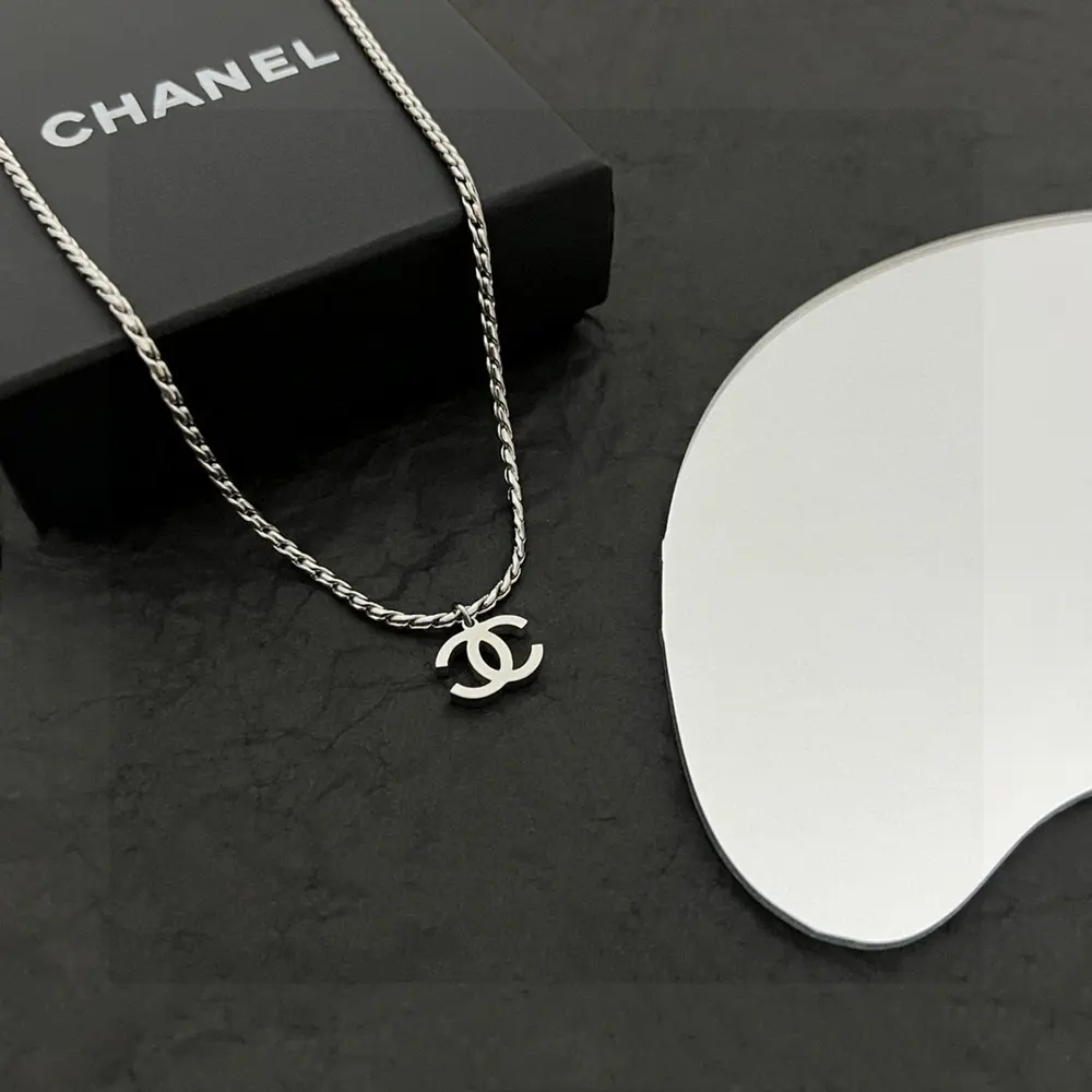 Chanel vintage necklace