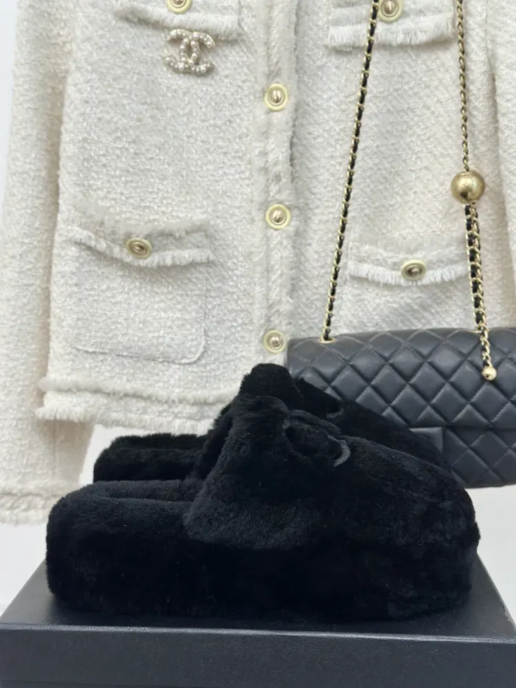 Chanel|Chance classic big double C furry half slippers