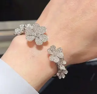 Van Cleef & Arpels diamond 7-flower clover bracelet
