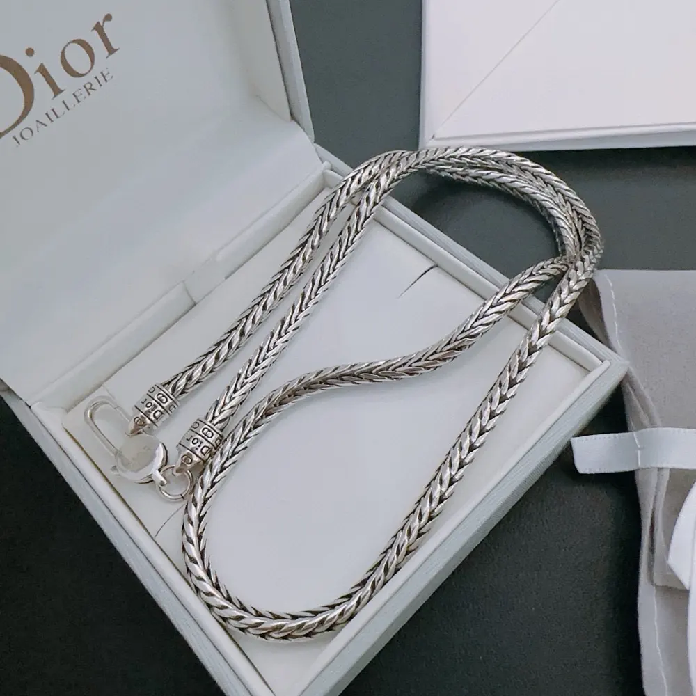 DIOR New Dior necklace Original goods New counter model