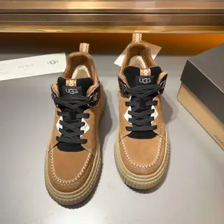 UGG strap series is popular in the global fashion circle. The thick sole of the snow boots